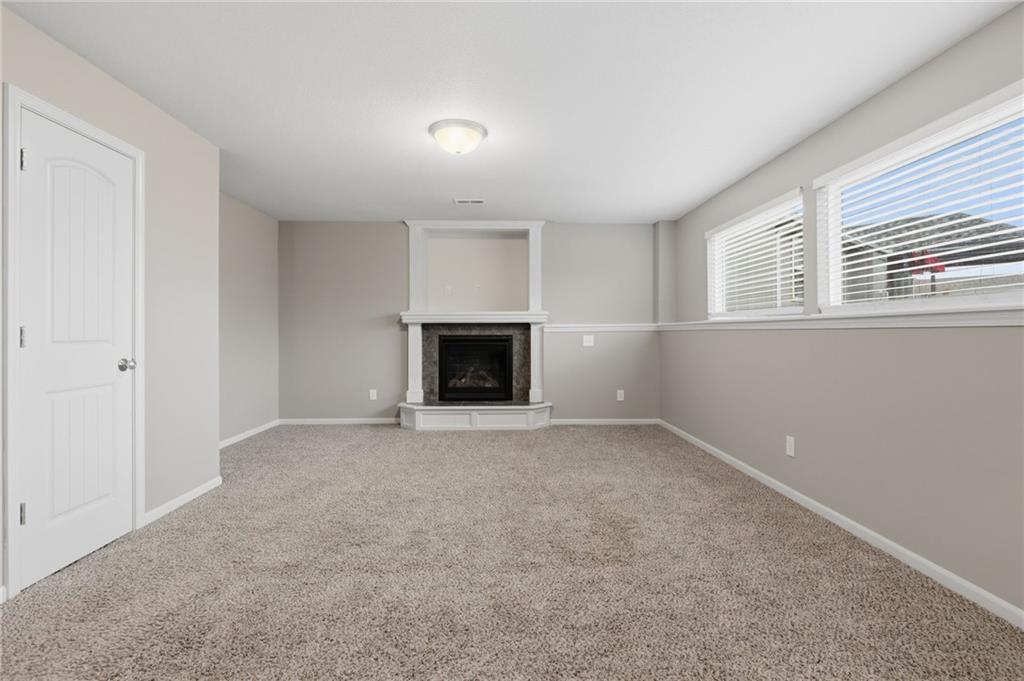 1043 E 14th Street Property Photo 13