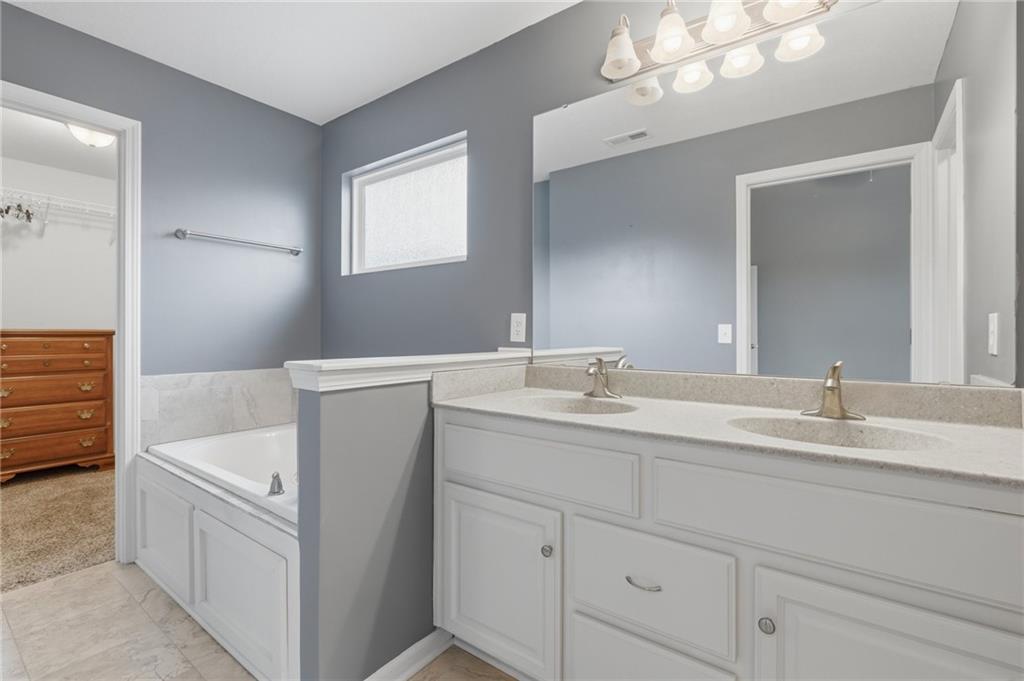 1043 E 14th Street Property Photo 19