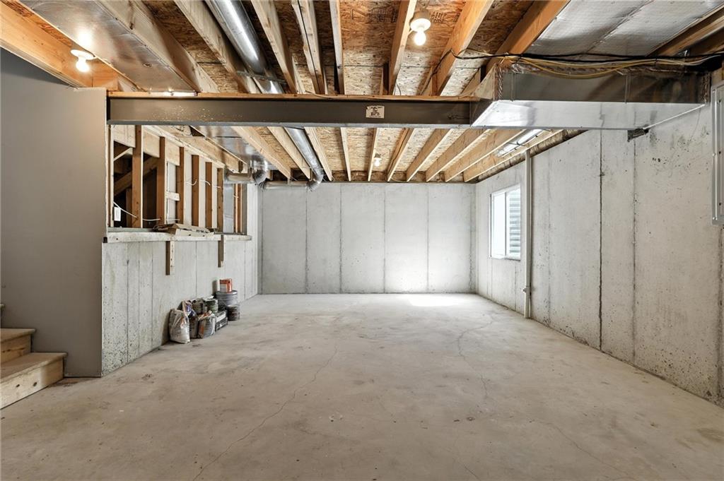 1043 E 14th Street Property Photo 30