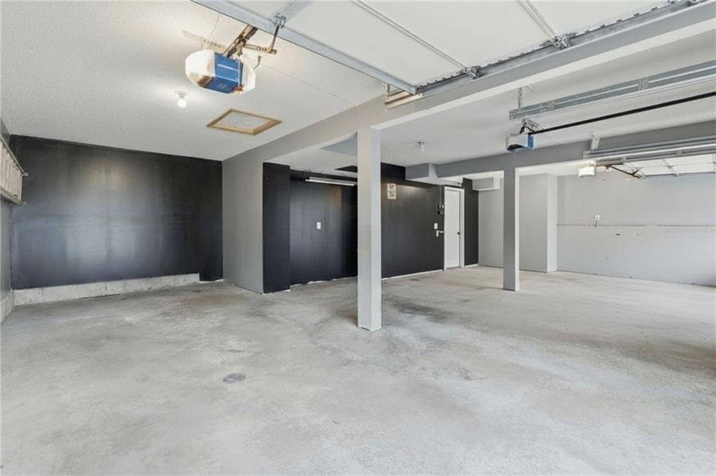 1043 E 14th Street Property Photo 31