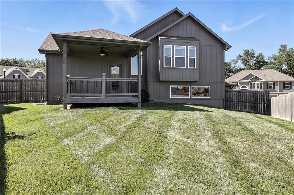 1043 E 14th Street Property Photo 33