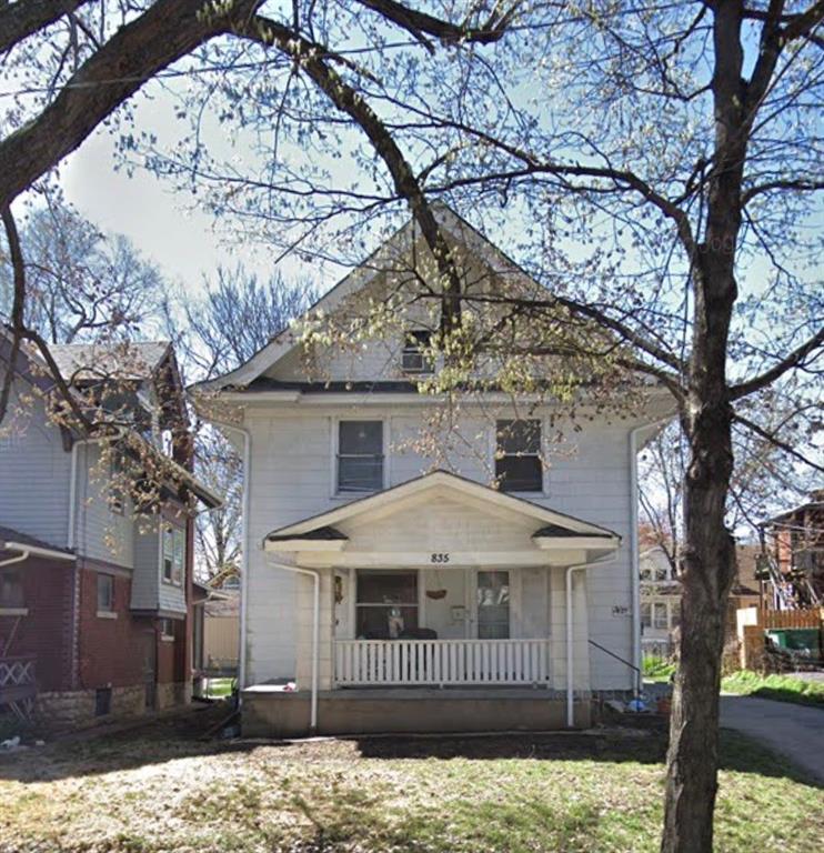 835 W 39th Terrace Property Photo