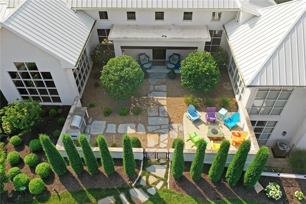 6949 Watson's Country Lane Property Photo 1