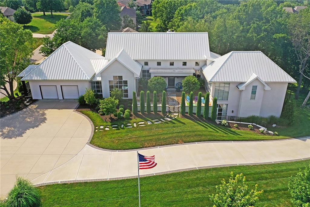 6949 Watson's Country Lane Property Photo 5