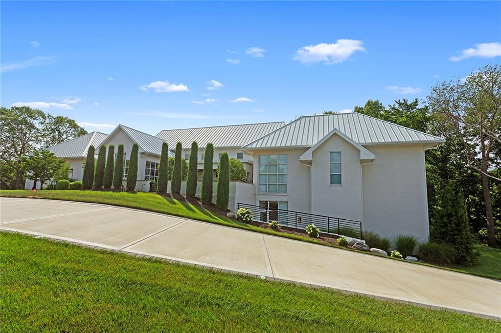 6949 Watson's Country Lane Property Photo 8