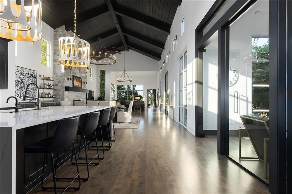 6949 Watson's Country Lane Property Photo 11