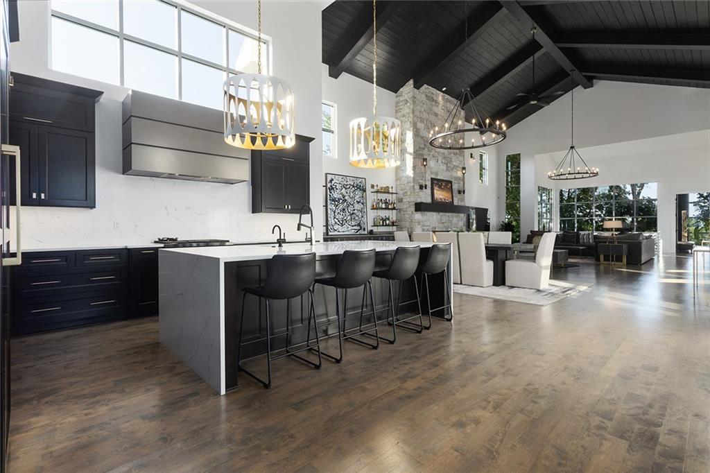 6949 Watson's Country Lane Property Photo 12