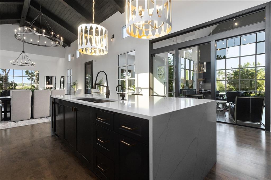 6949 Watson's Country Lane Property Photo 14