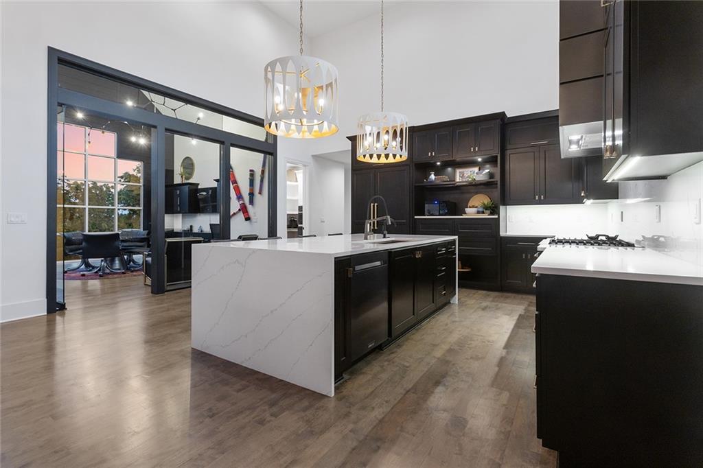 6949 Watson's Country Lane Property Photo 18