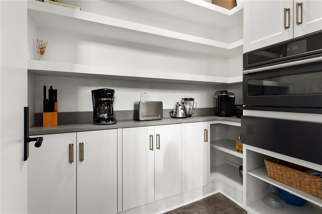 6949 Watson's Country Lane Property Photo 21