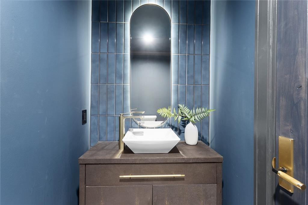 6949 Watson's Country Lane Property Photo 49