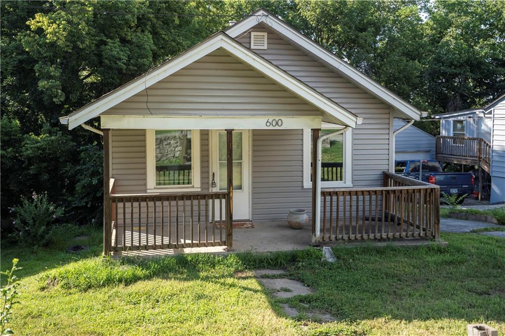 600 Ridgeview Avenue Property Photo 1