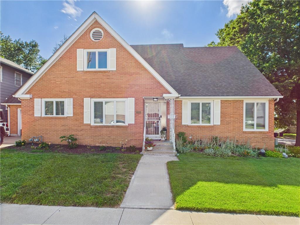 200 S College Street Property Photo 1