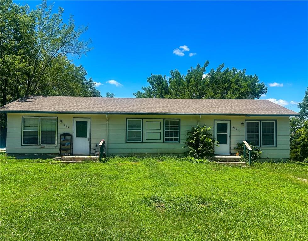 302 Montgomery Court Property Photo