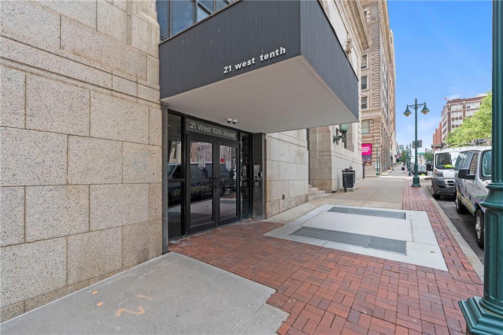 21 W 10th Street