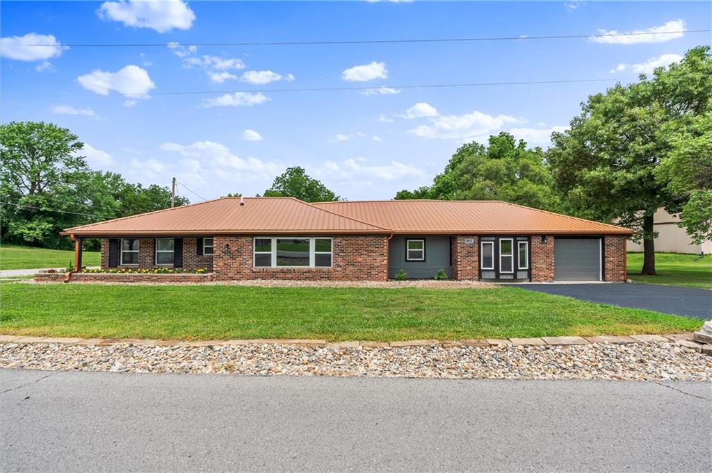 812 W Royle Street Property Photo 1