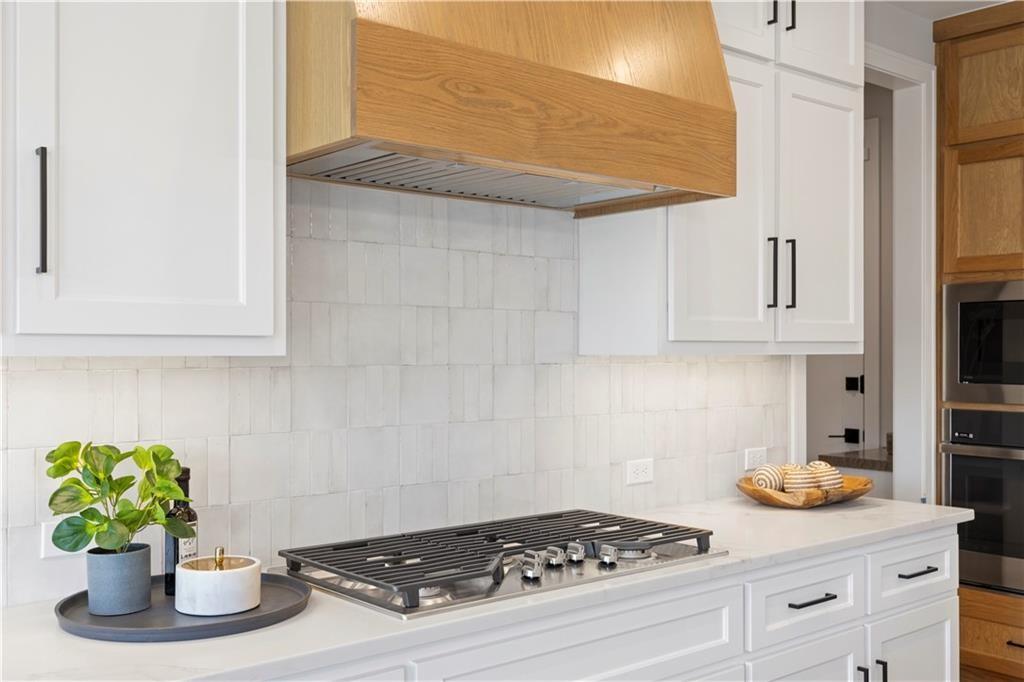 8008 Round Prairie Street Property Photo 10