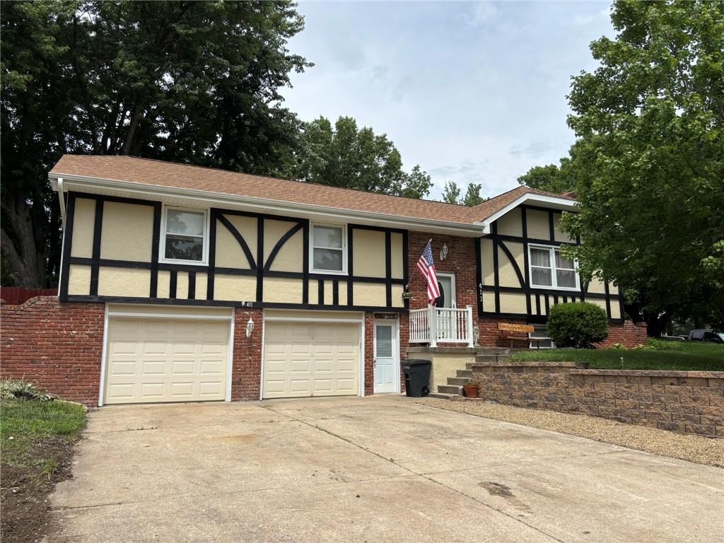 411 Clinton Drive Property Photo 1