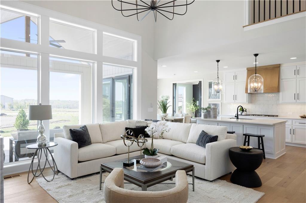 8025 Payne Street Property Photo 6