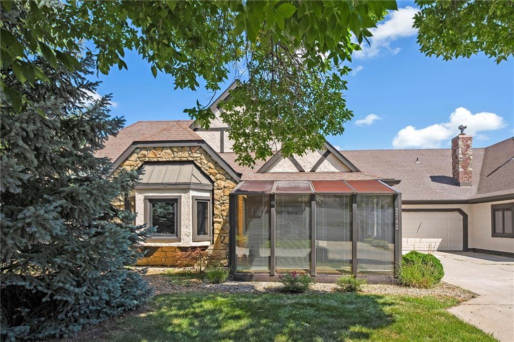 2742 Chipperfield Road Property Photo 1