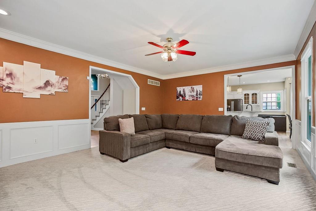 13143 Rosewood Street Property Photo 11