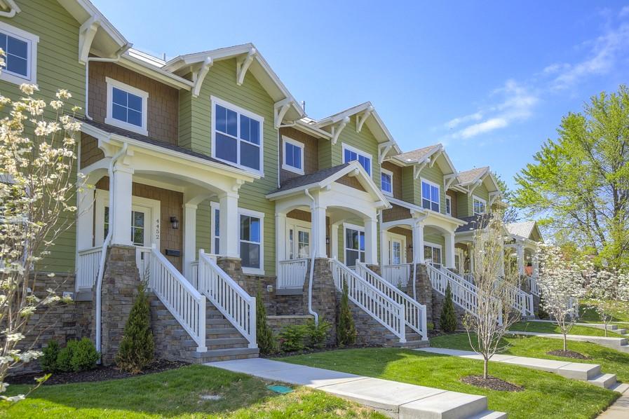 4450 Summit Street Property Photo 2