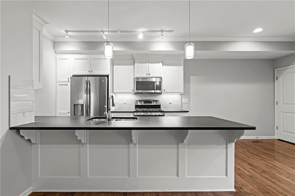 4450 Summit Street Property Photo 12