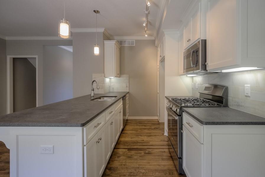 4450 Summit Street Property Photo 16