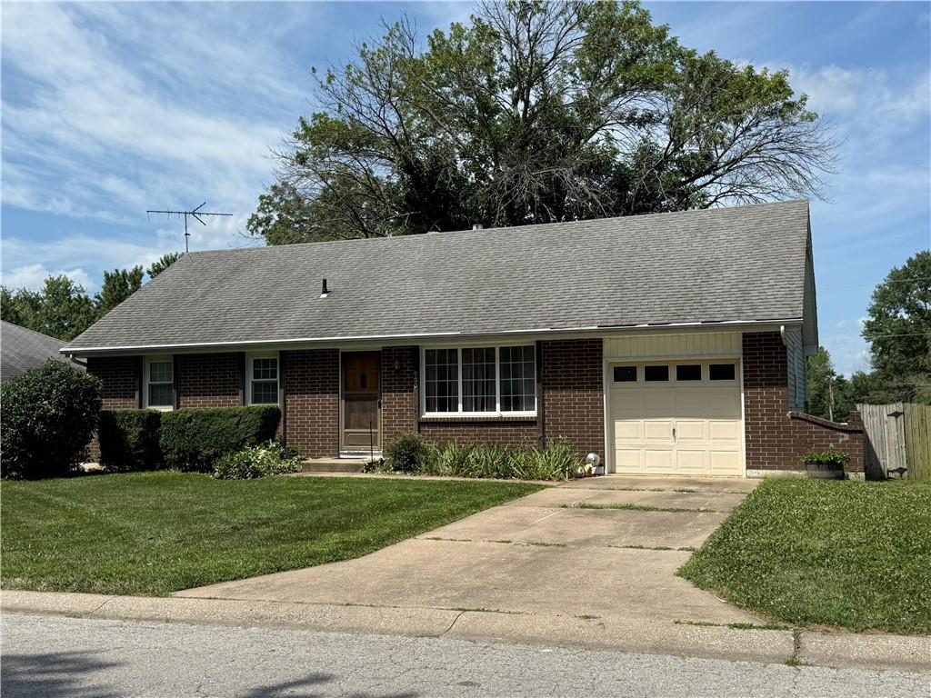 900 N King Avenue Property Photo 1