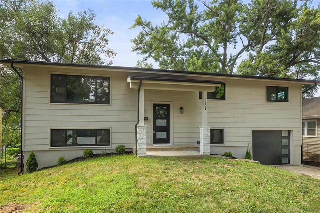 2201 W 48th Street Property Photo 1