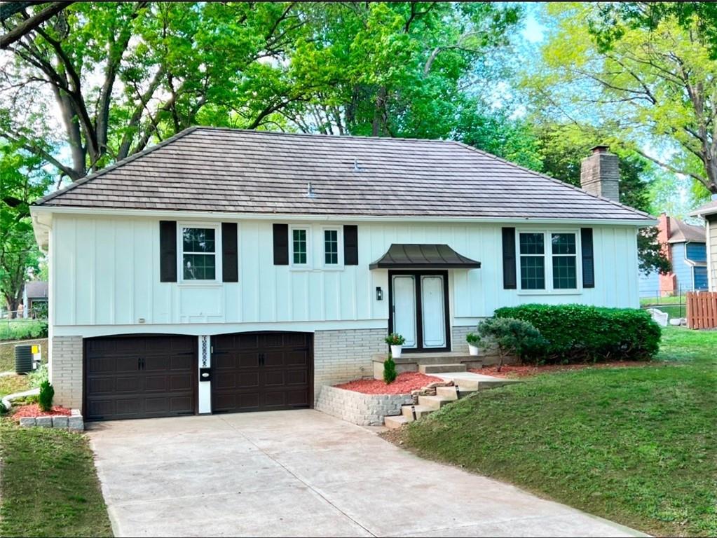 10806 W 96th Street Property Photo 1