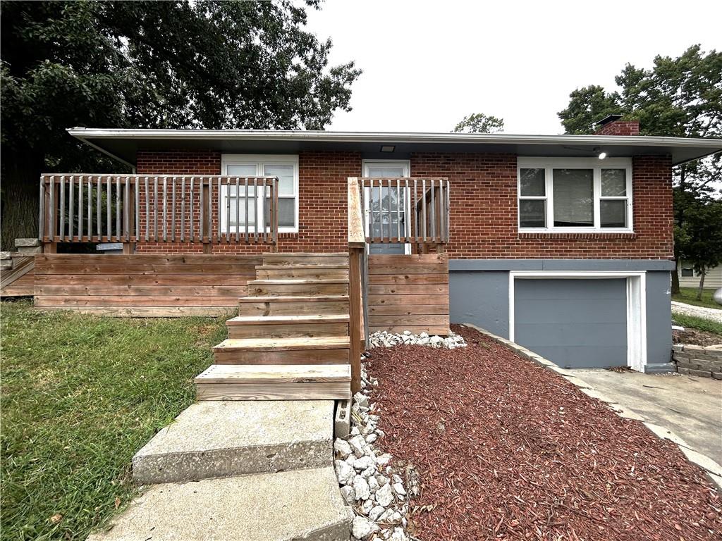 2902 S Broadway Street Property Photo 2