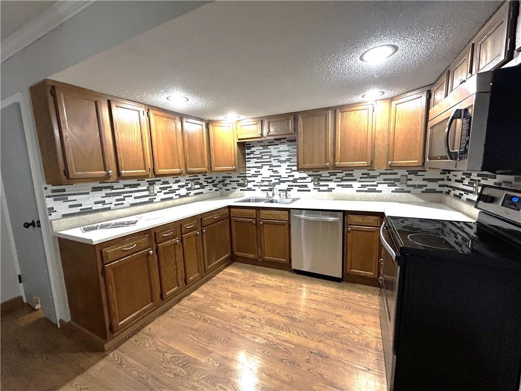 2902 S Broadway Street Property Photo 10