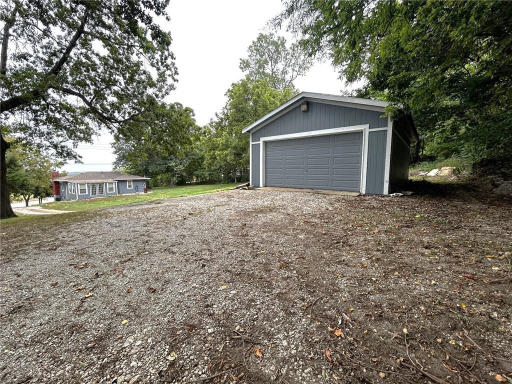 2902 S Broadway Street Property Photo 29