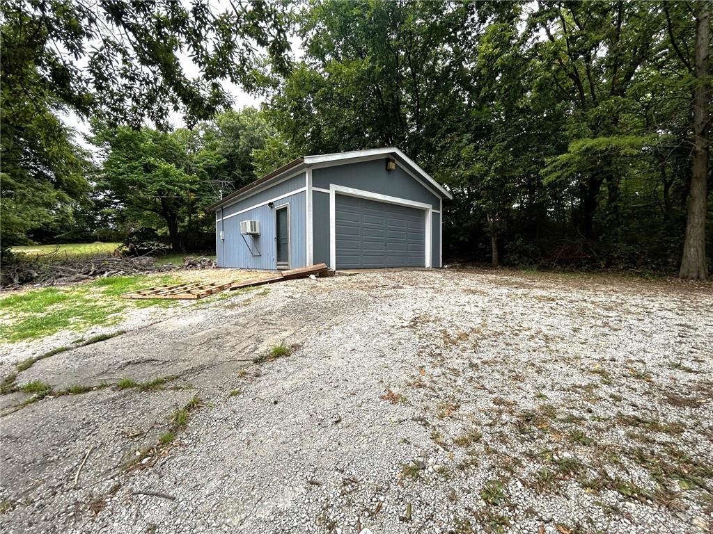 2902 S Broadway Street Property Photo 30