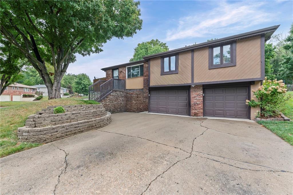 6955 N Liberty Street Property Photo 2