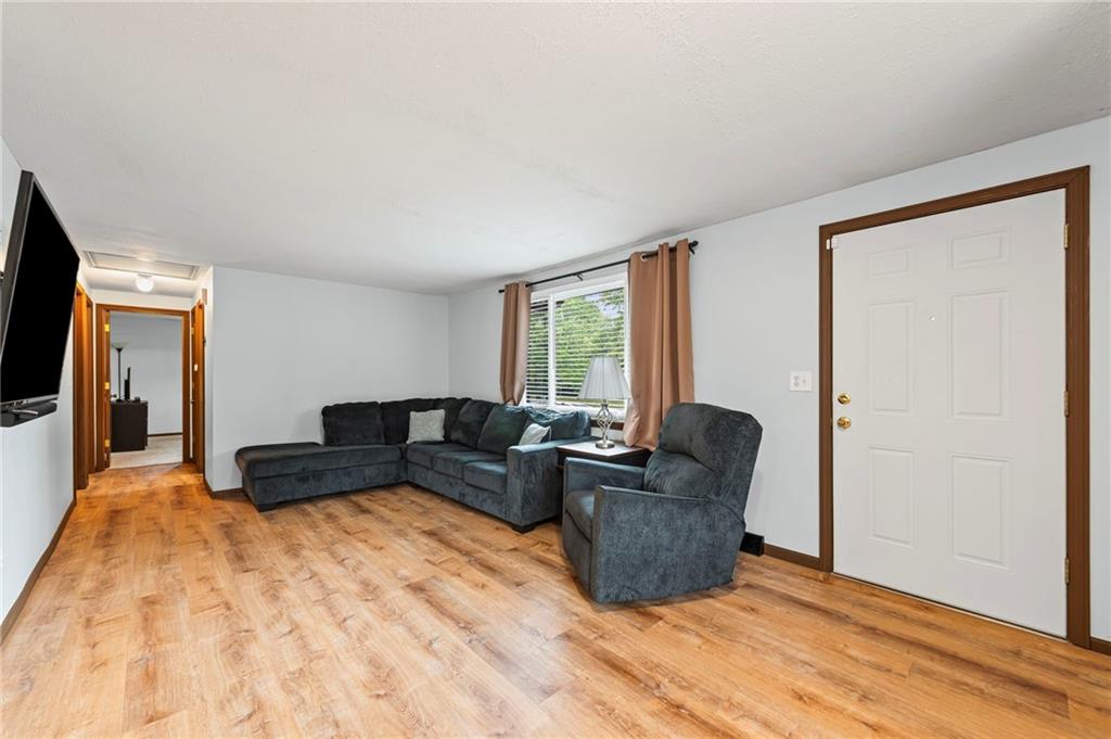 6955 N Liberty Street Property Photo 4