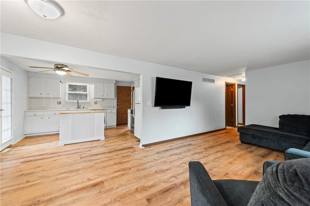 6955 N Liberty Street Property Photo 6