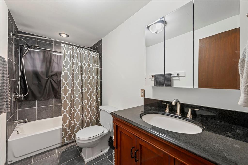 6955 N Liberty Street Property Photo 12