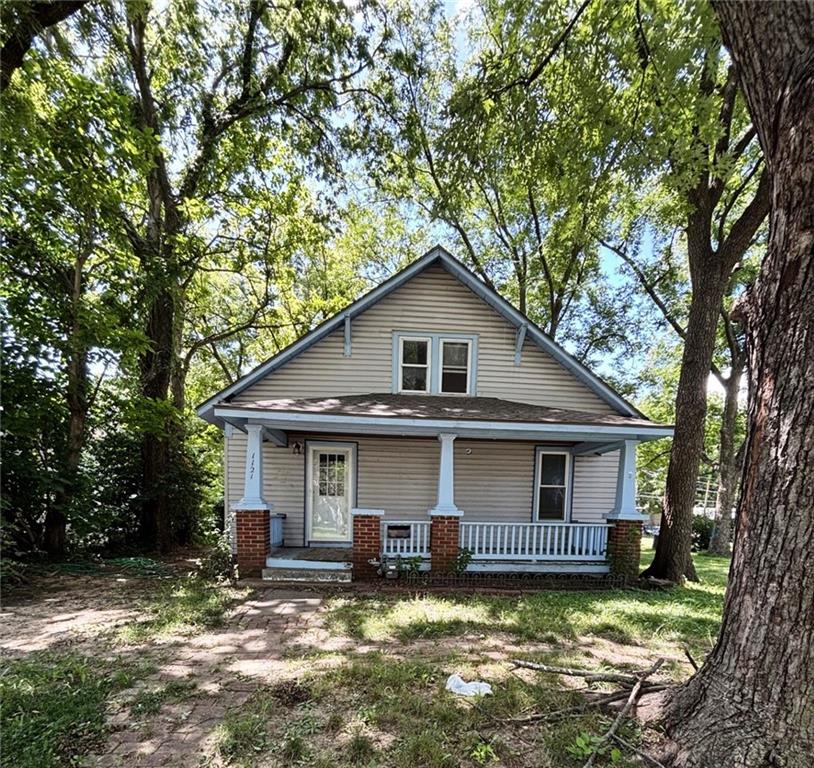 1121 S Grant Avenue Property Photo 1