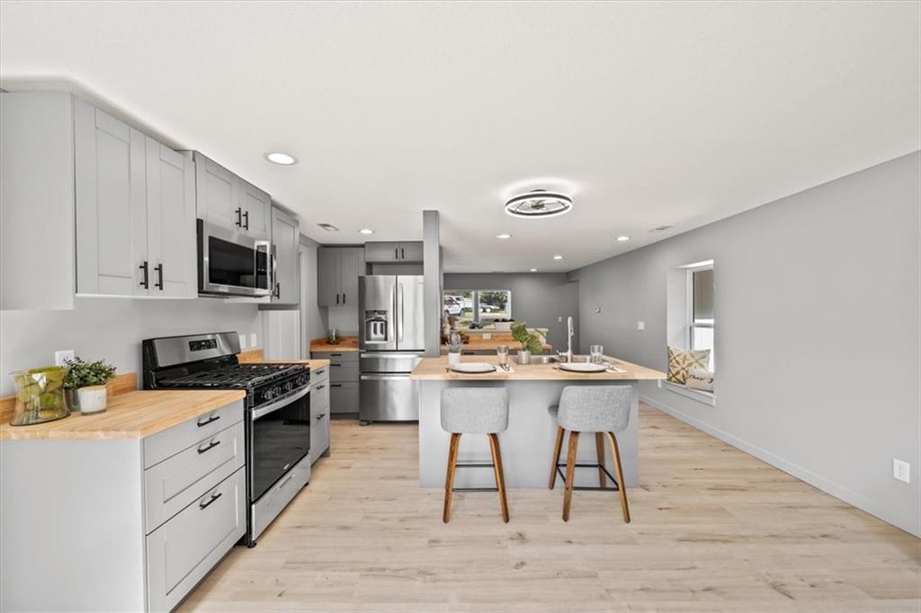 1109 S Woodbury Street Property Photo 1