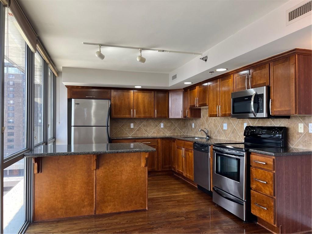 600 E Admiral Boulevard Property Photo 6