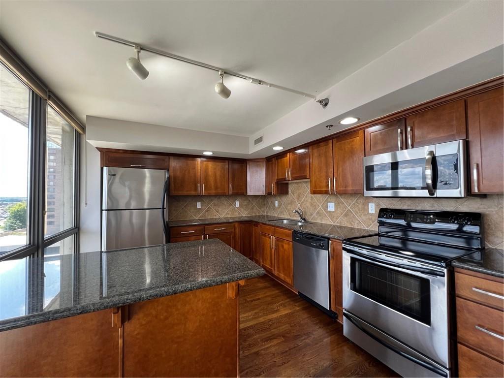 600 E Admiral Boulevard Property Photo 7