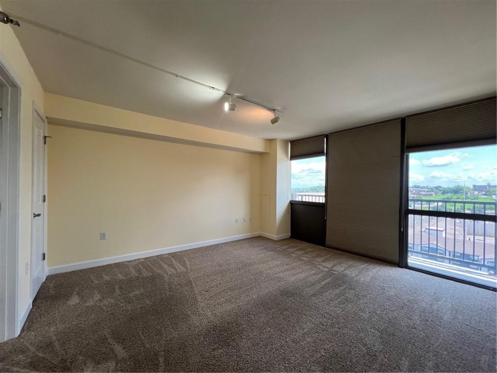 600 E Admiral Boulevard Property Photo 8