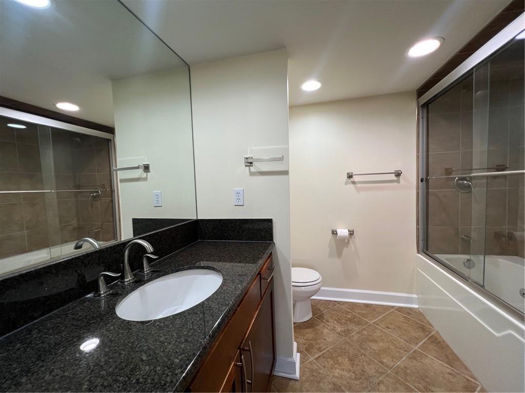 600 E Admiral Boulevard Property Photo 9