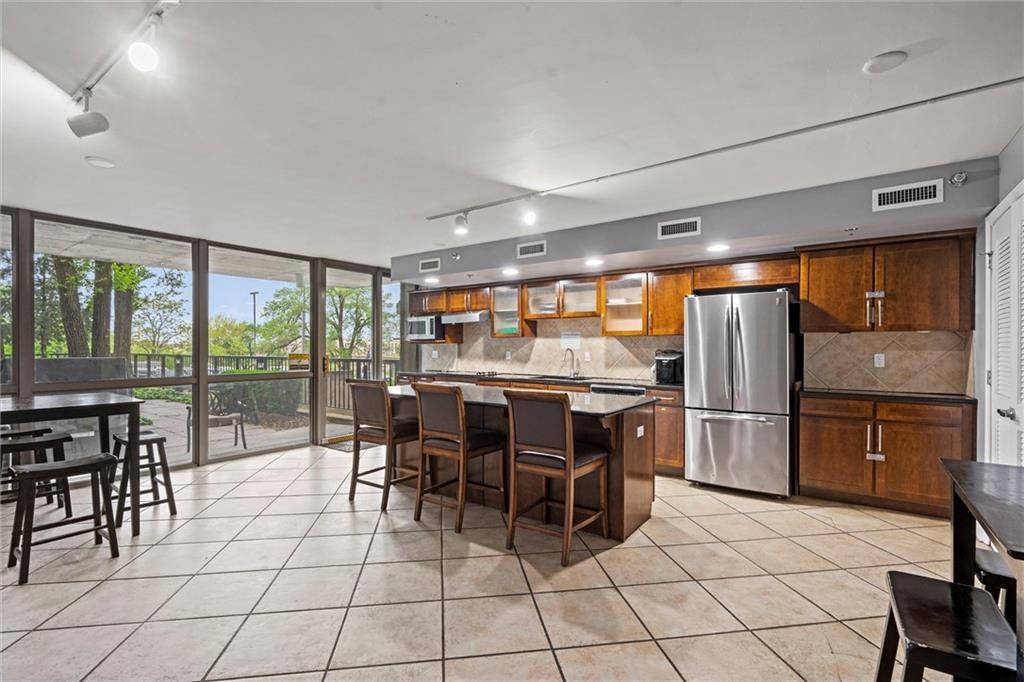 600 E Admiral Boulevard Property Photo 15