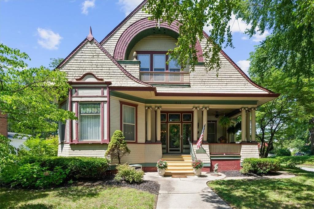 1622 Main Street