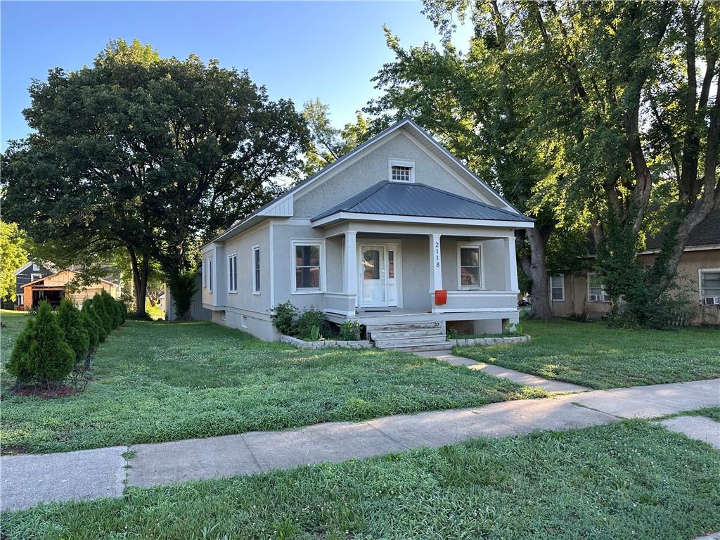 2118 South Street Property Photo 1
