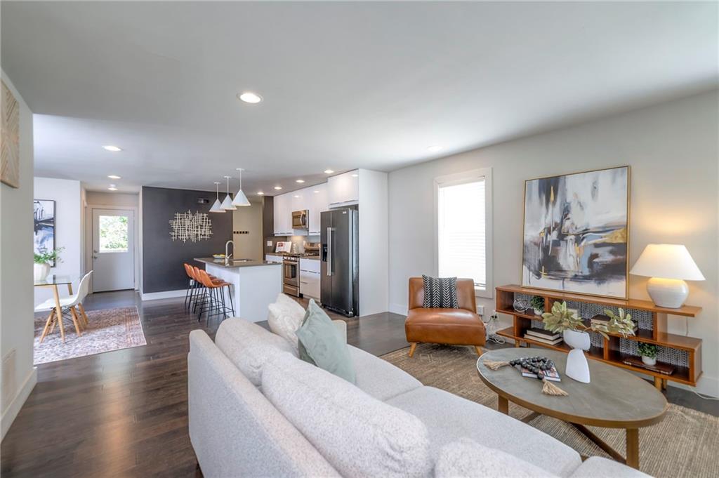 102 E 81st Street Property Photo 6