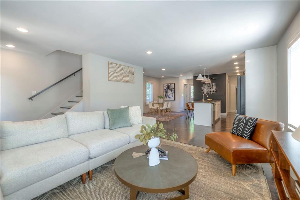 102 E 81st Street Property Photo 7